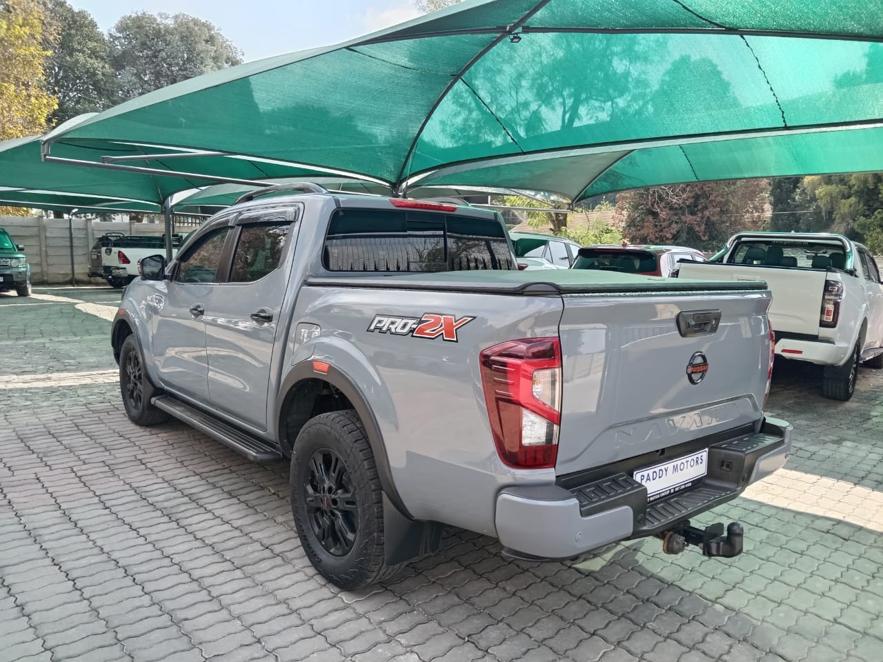 
								Nissan Navara 2.5 DDTI PRO-2X Double cab full									