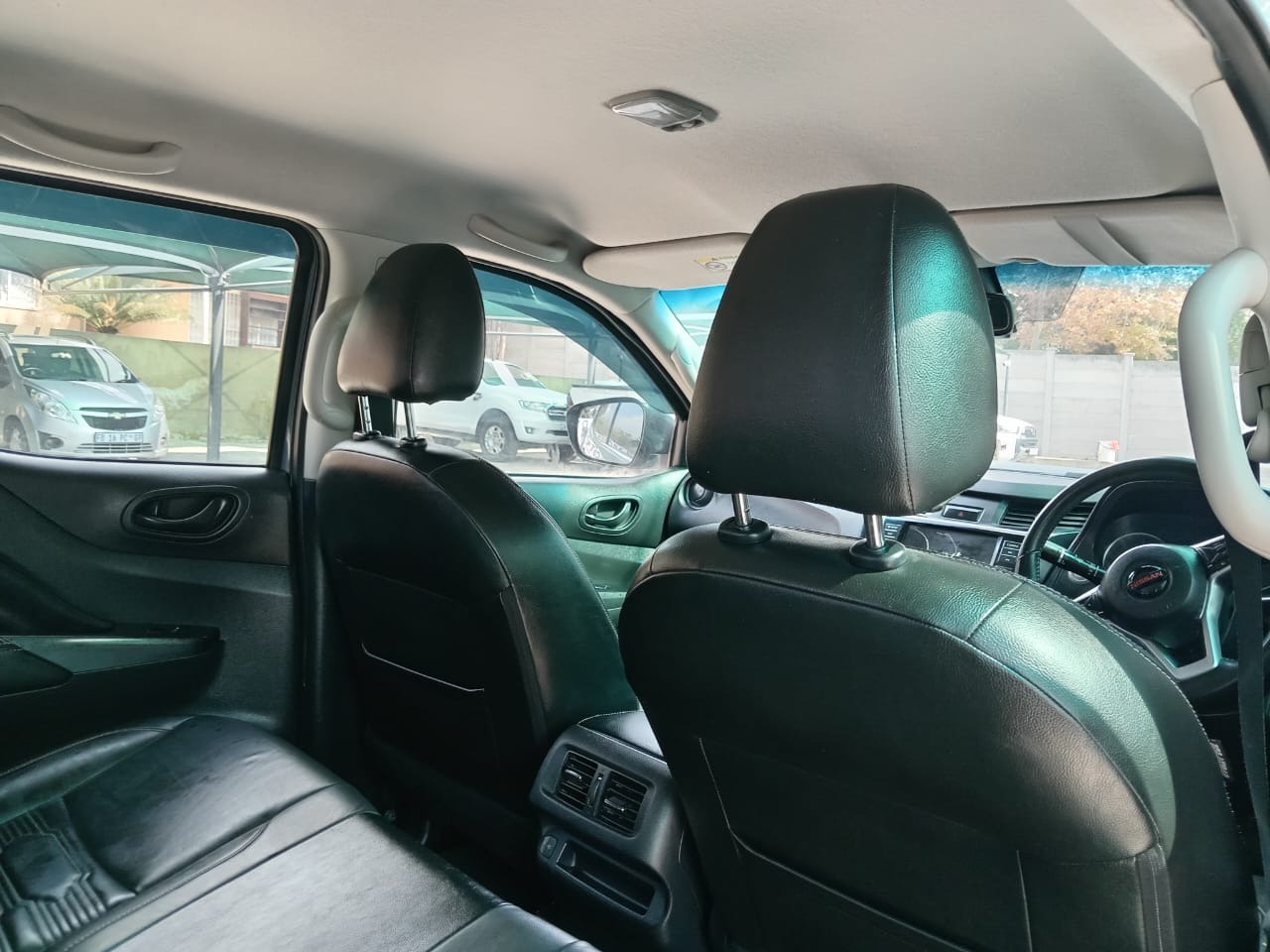 
								Nissan Navara 2.5 DDTI PRO-2X Double cab full									