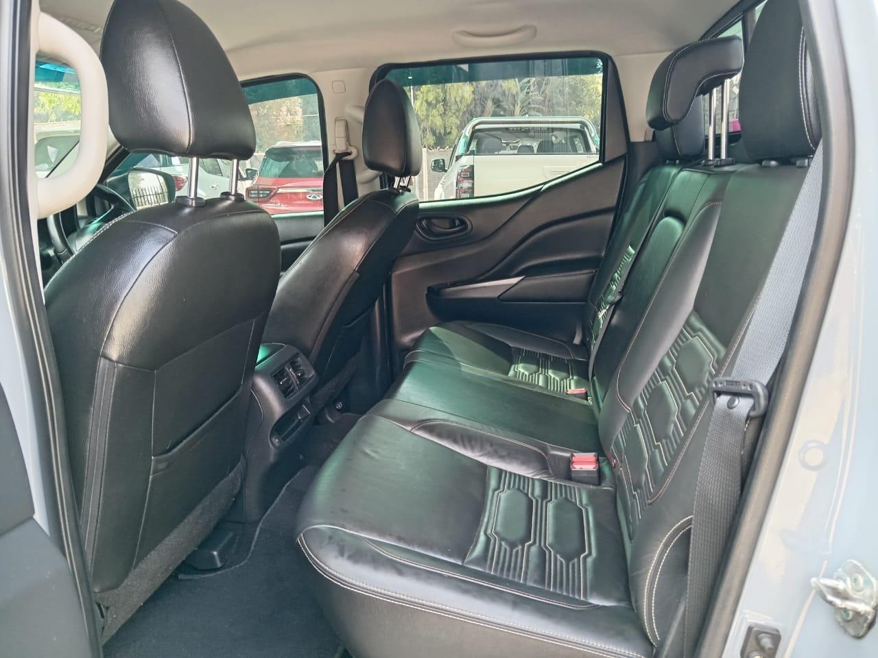 
								Nissan Navara 2.5 DDTI PRO-2X Double cab full									