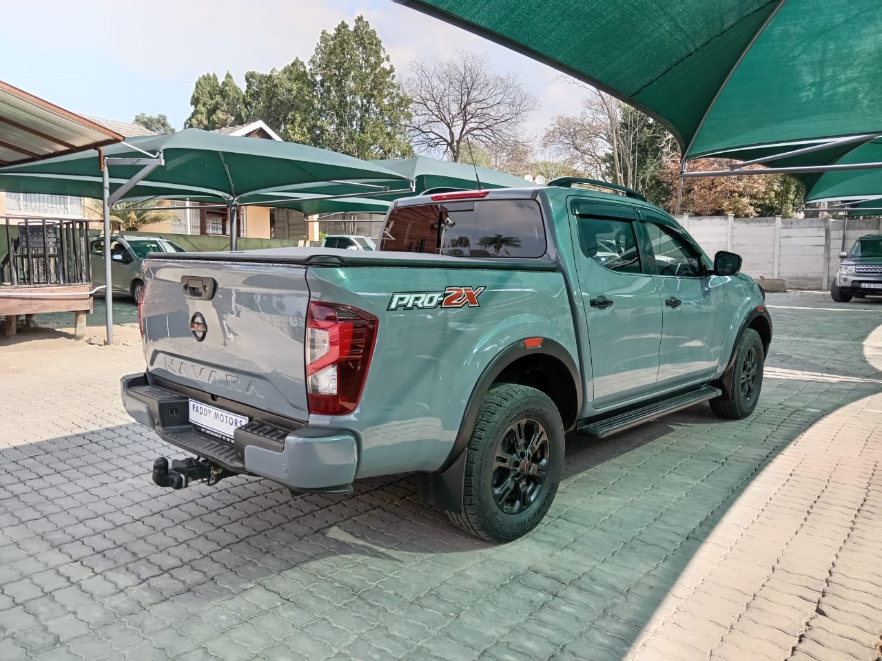 
								Nissan Navara 2.5 DDTI PRO-2X Double cab full									