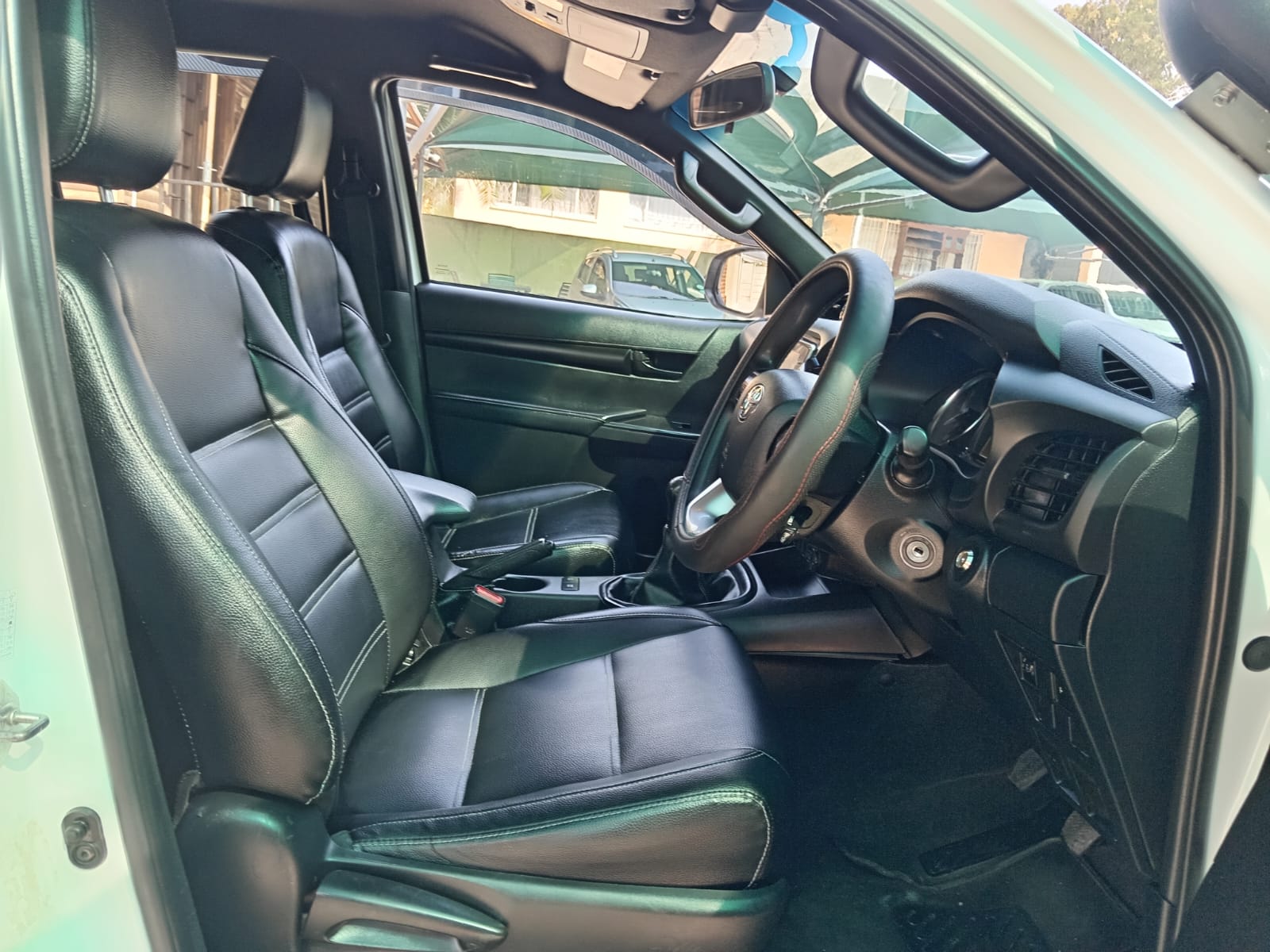 
								Toyota Hilux 2.4GD6 Double cab 4×4 full									