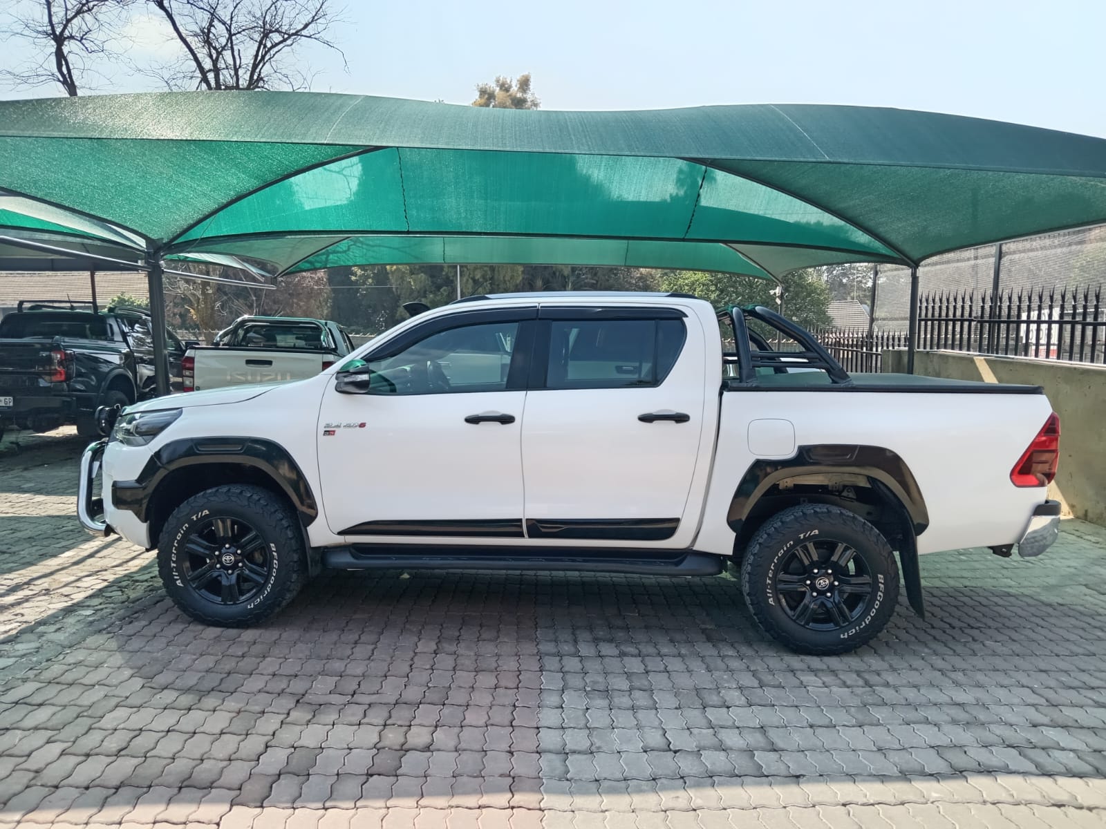 
								Toyota Hilux 2.4GD6 Double cab 4×4 full									