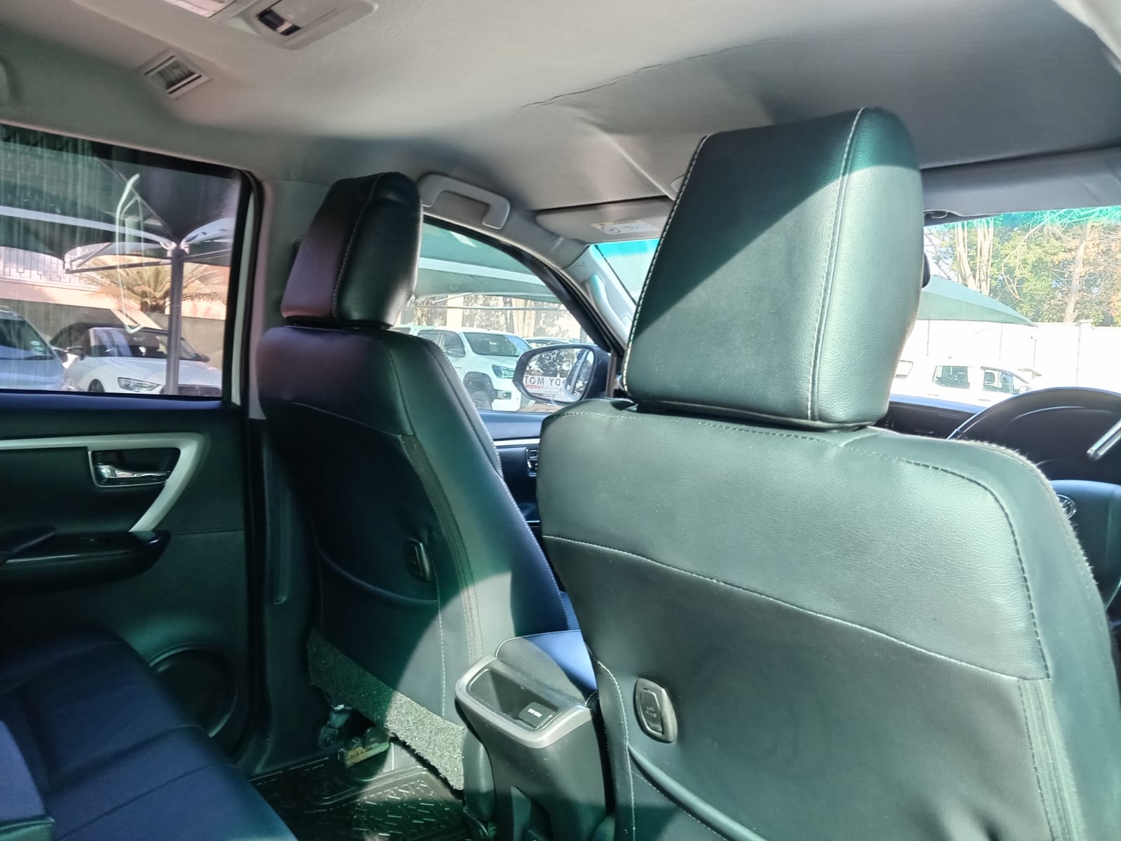 
								Toyota Fortuner 2.8GD6 4X4 full									