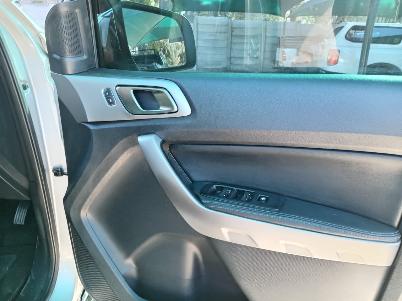 
								Ford Ranger 3.2 TDCI double cab XLT 4×2 full									