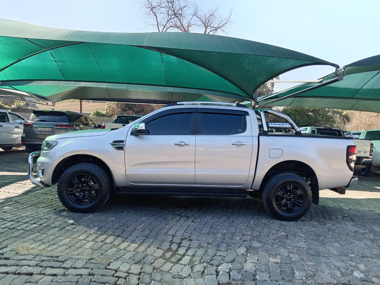 
								Ford Ranger 3.2 TDCI double cab XLT 4×2 full									