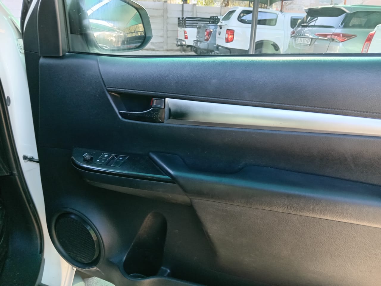 
								Toyota Hilux 2.4GD6 Double cab 4×4 full									