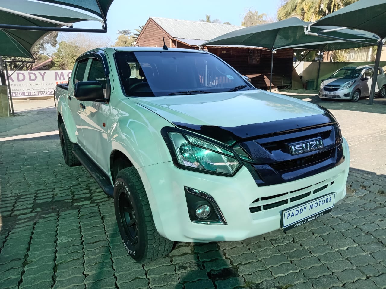 
								Isuzu KB250 D-TEQ Double cab 4×2 full									