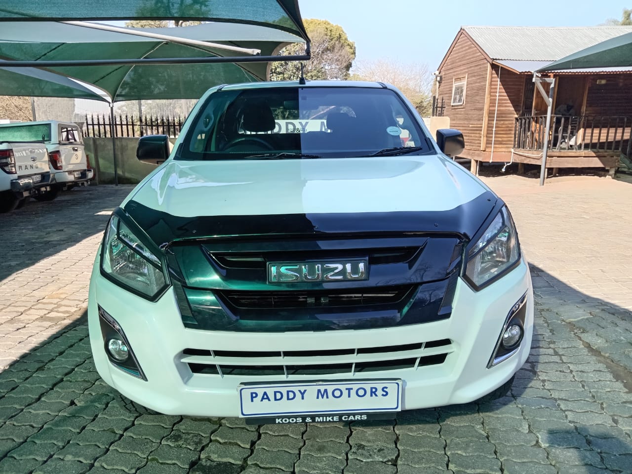 
								Isuzu KB250 D-TEQ Double cab 4×2 full									