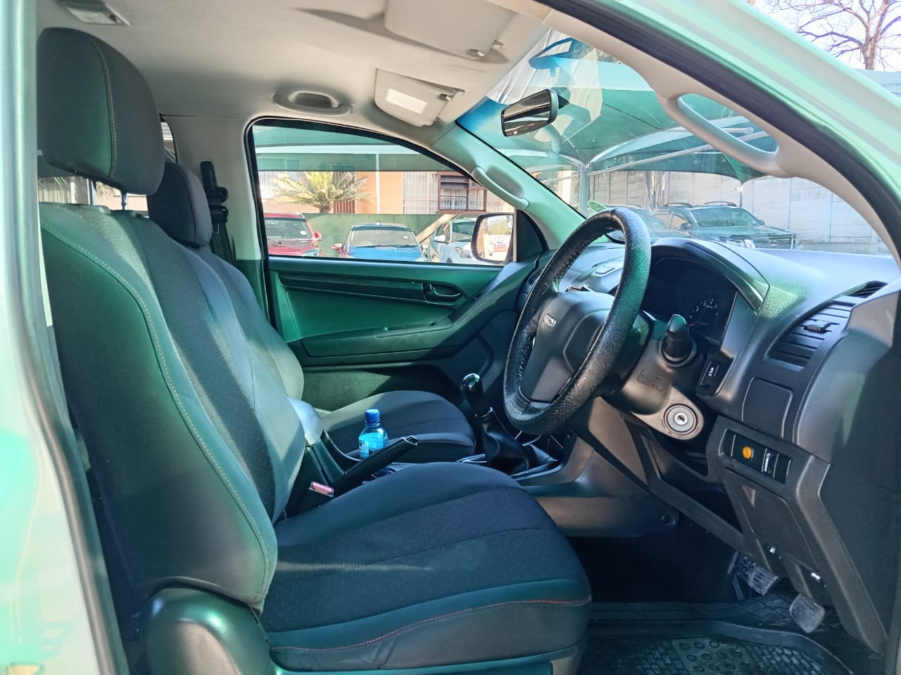 
								Isuzu KB250 D-TEQ Double cab 4×2 full									