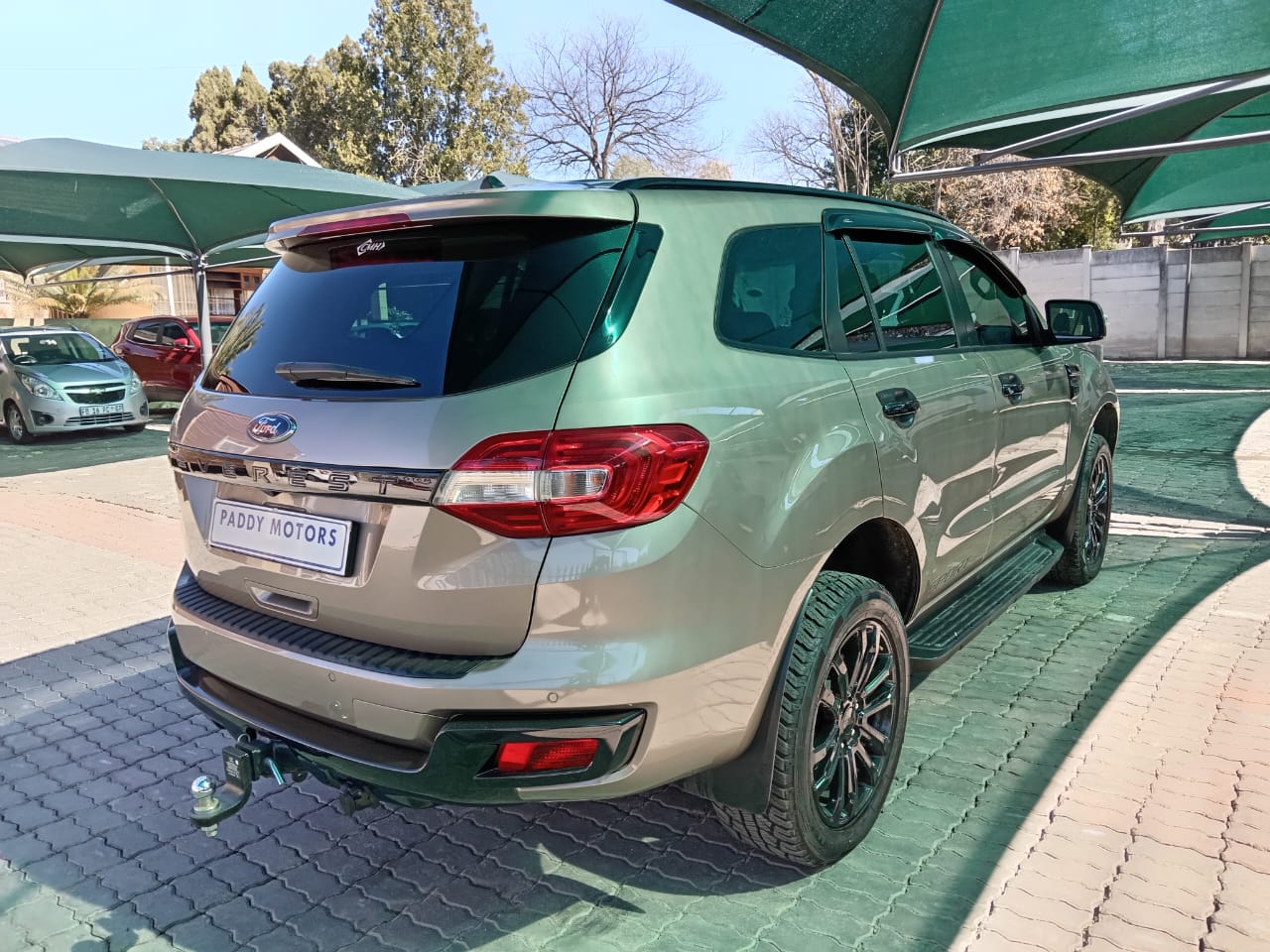 
								Ford Everest 2.0 sport XlT full									