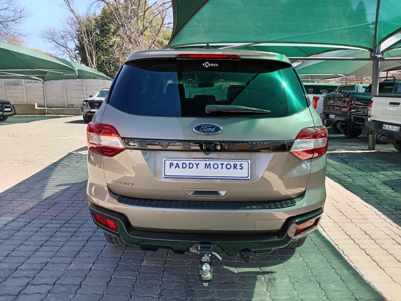 
								Ford Everest 2.0 sport XlT full									