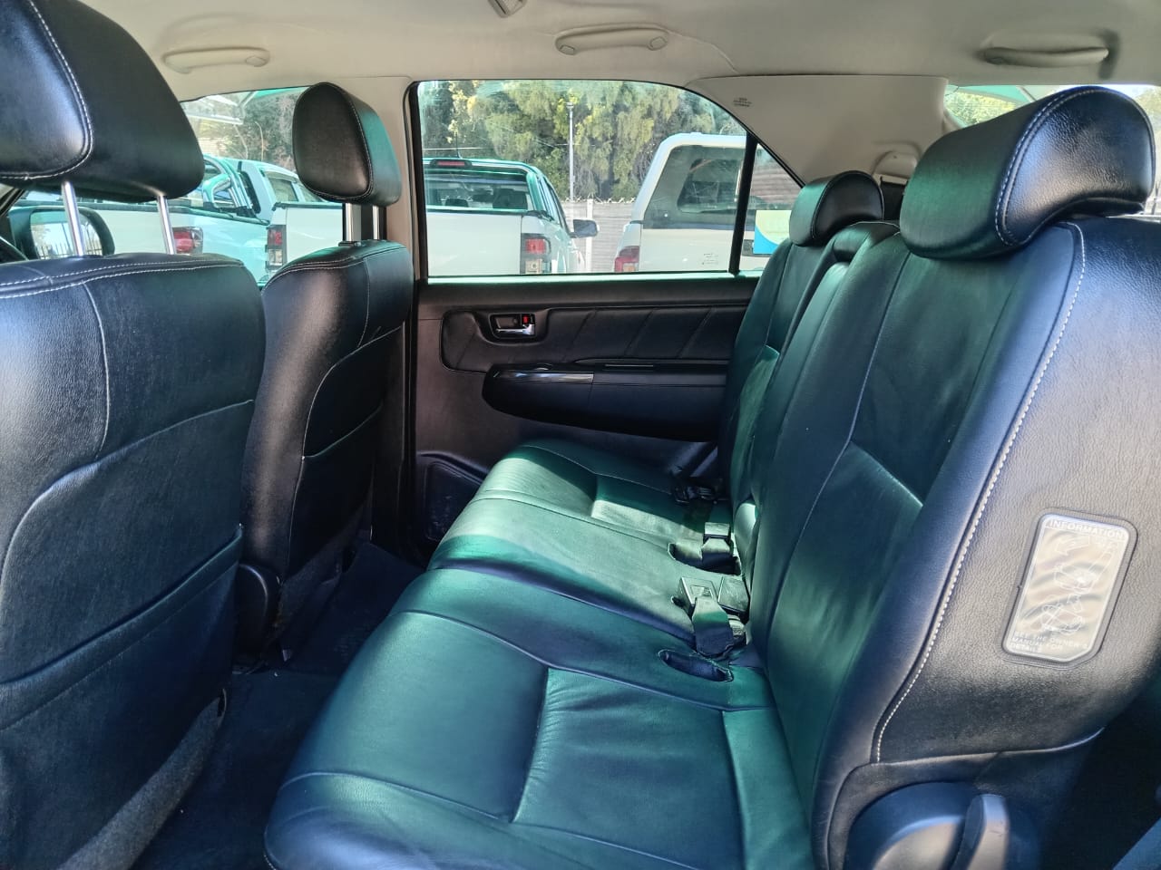 
								Toyota Fortuner 3.0D4D 4X2 full									