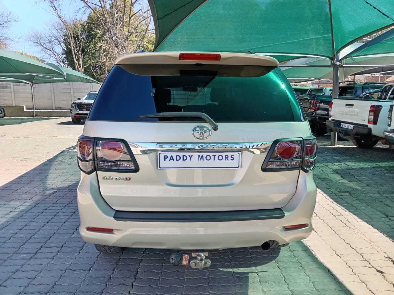 
								Toyota Fortuner 3.0D4D 4X2 full									