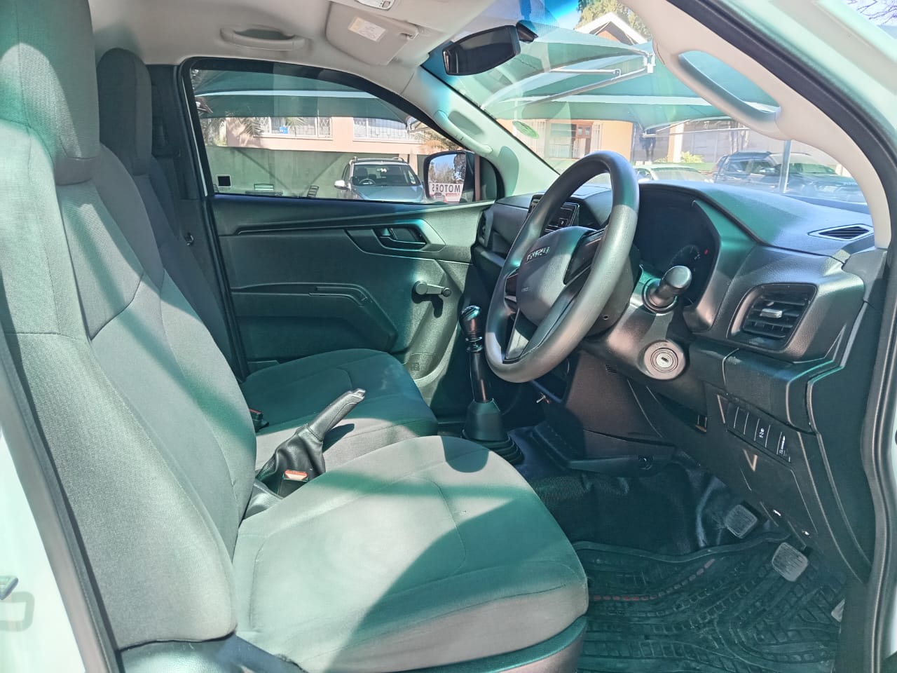 
								Isuzu D-Max 1.9 TD Single cab 4×2. full									