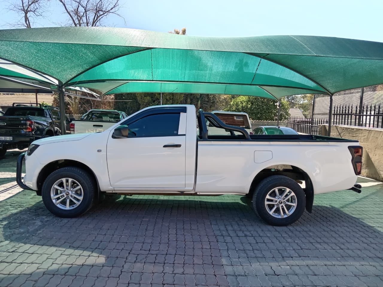 
								Isuzu D-Max 1.9 TD Single cab 4×2. full									