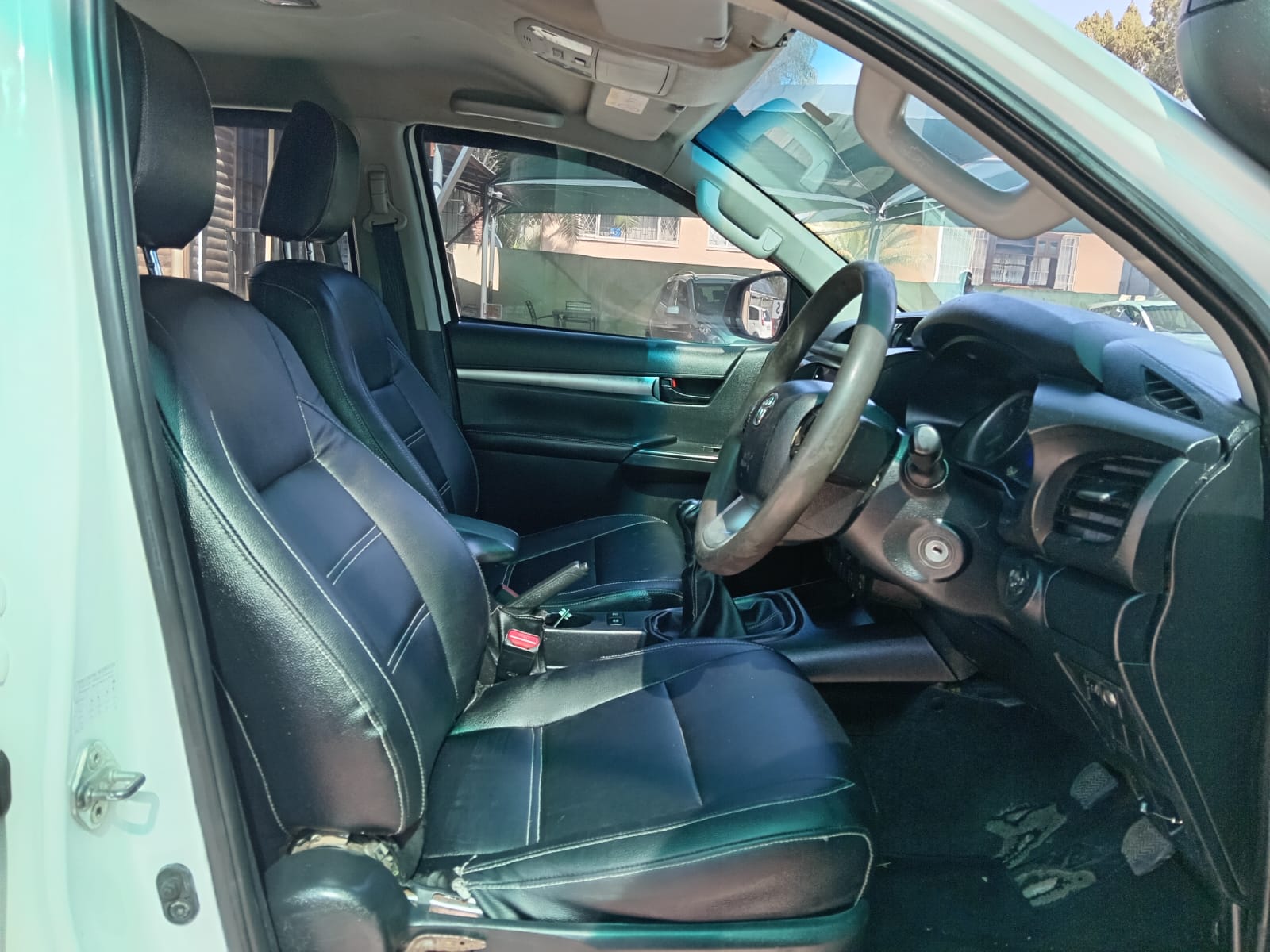 
								Toyota Hilux 2.4GD6 Double cab 4×4 full									