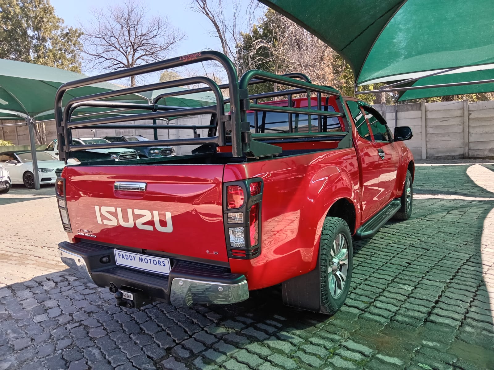 
								Isuzu KB300 D-TEQ Extended cab full									