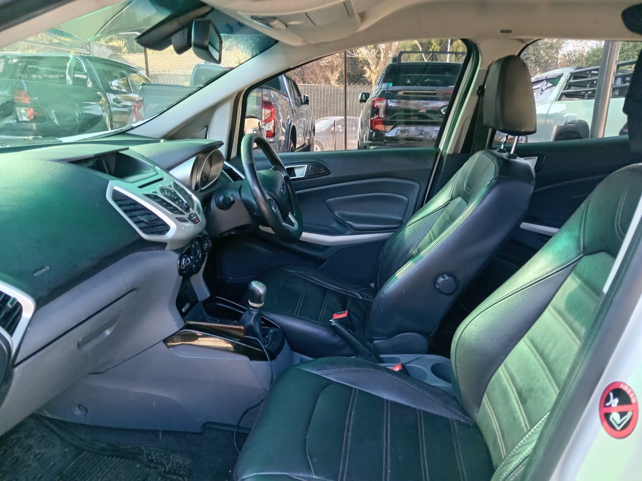 
								Ford EcoSport 1.5 Titanium full									