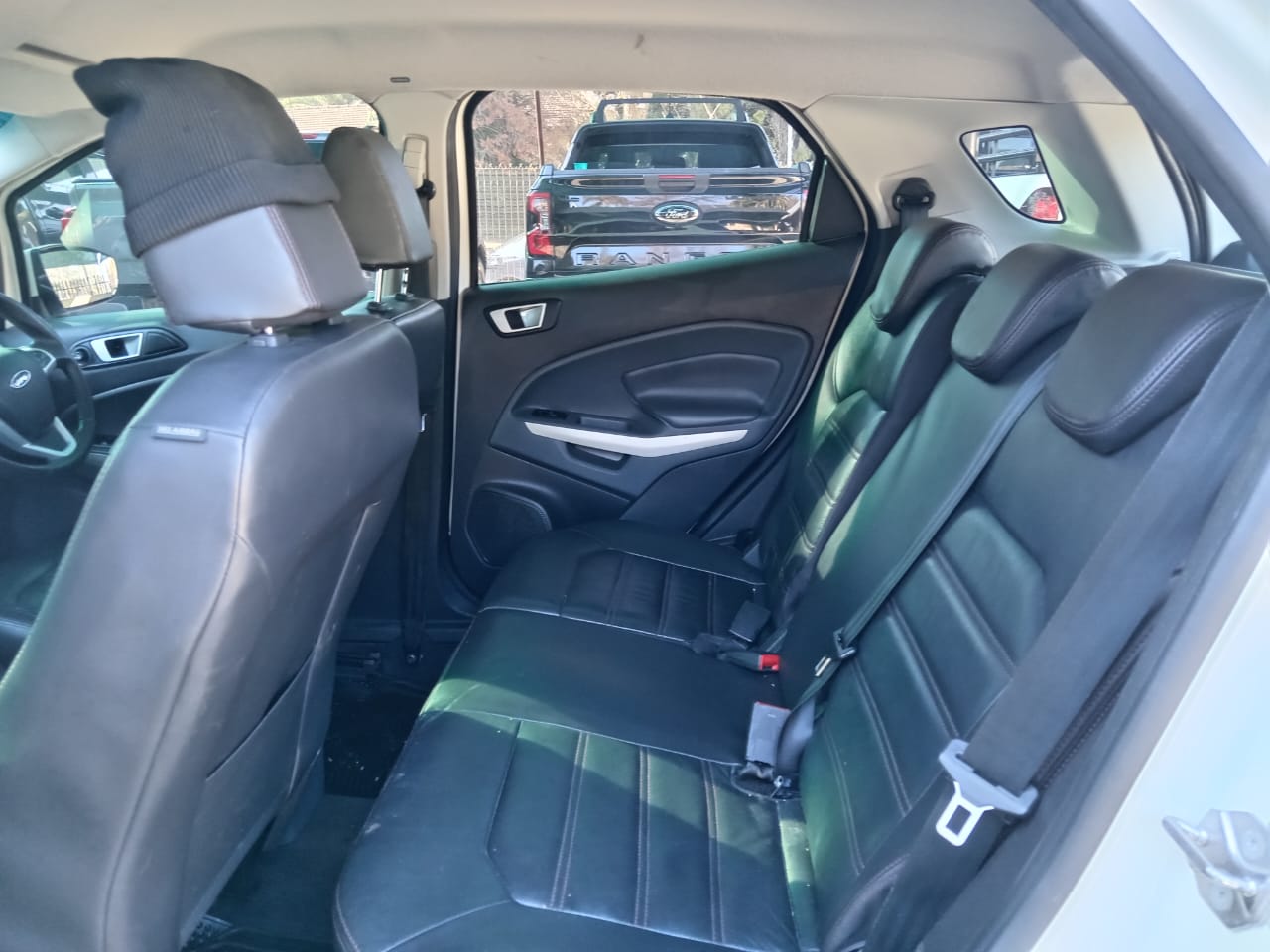 
								Ford EcoSport 1.5 Titanium full									