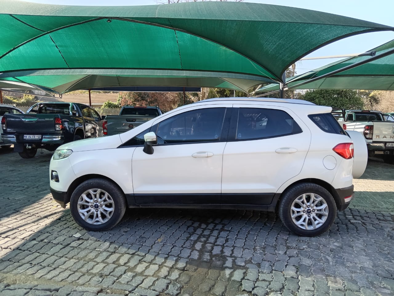 
								Ford EcoSport 1.5 Titanium full									