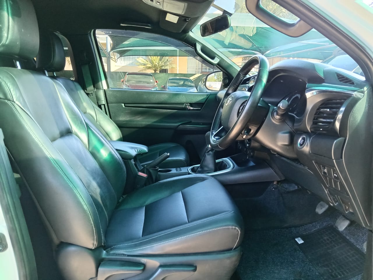 
								Toyota Hilux 2.8GD6 Extra cab 4×4 legend 50. full									