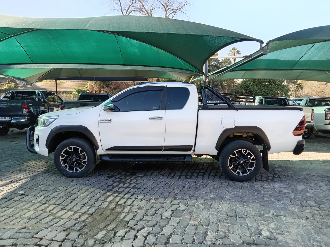 
								Toyota Hilux 2.8GD6 Extra cab 4×4 legend 50. full									
