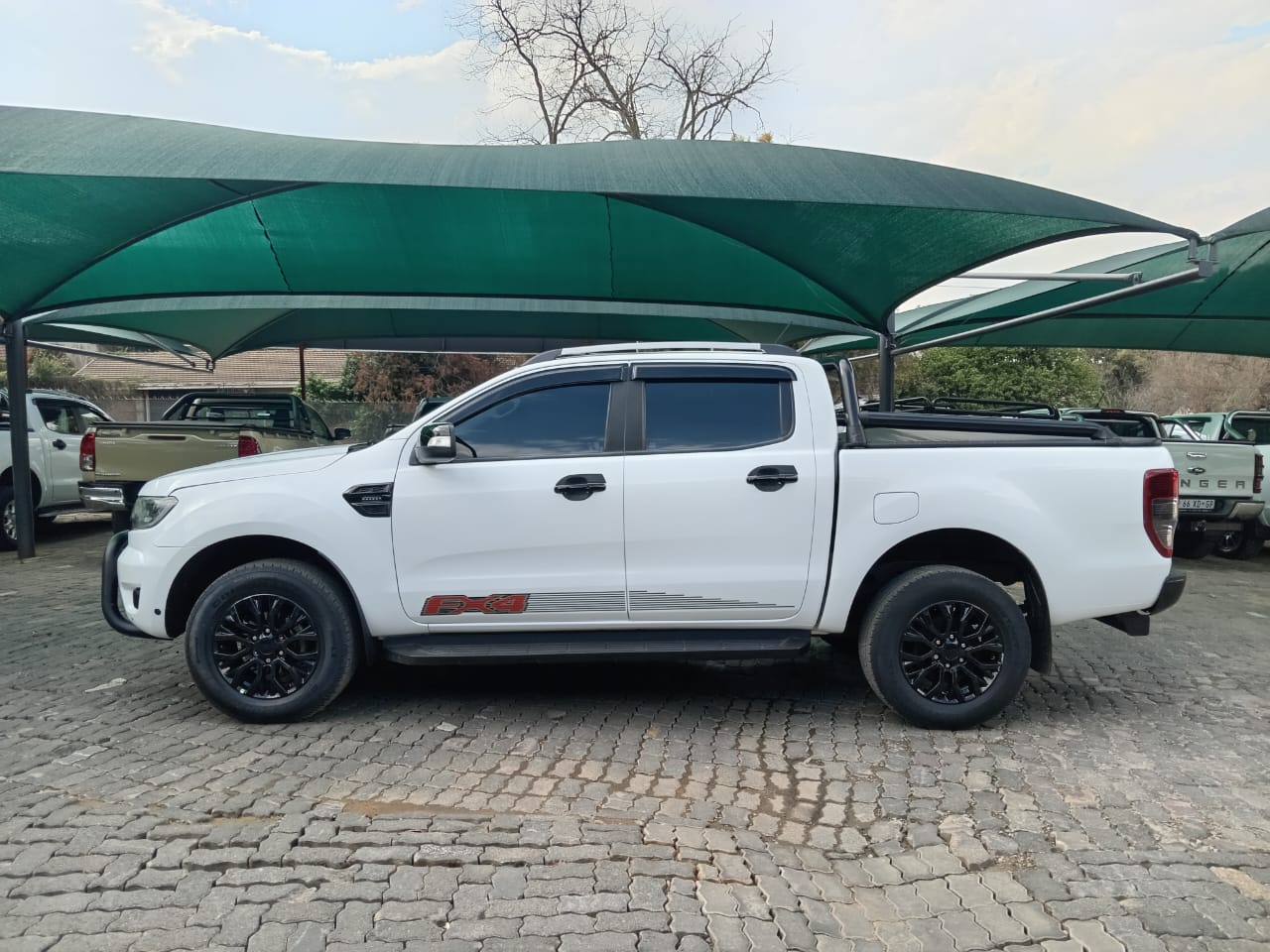 
								Ford Ranger 2.0 FX4 4X2 full									