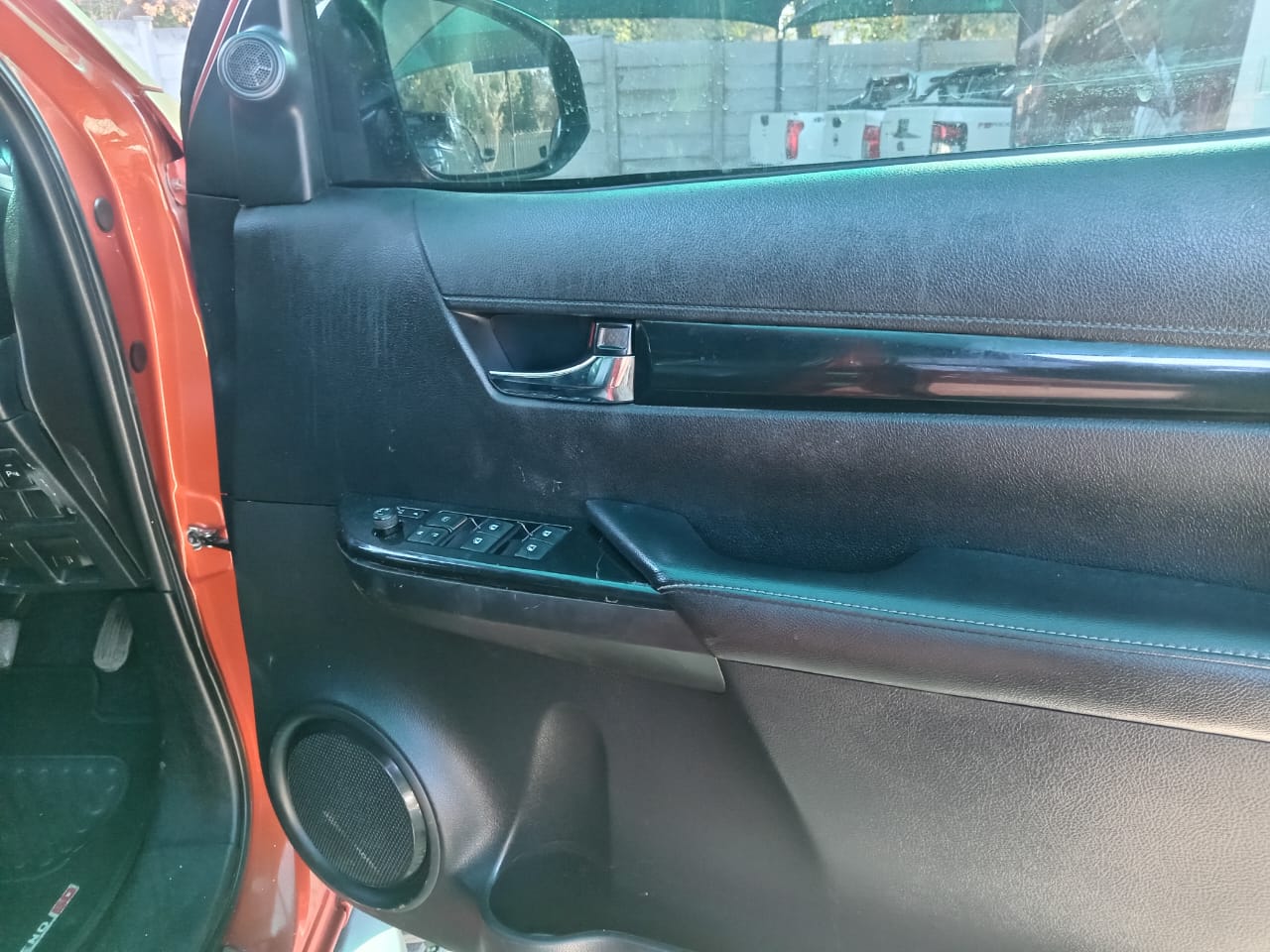 
								Toyota Hilux 2.8GD6 double cab 4×4 legend 50 full									