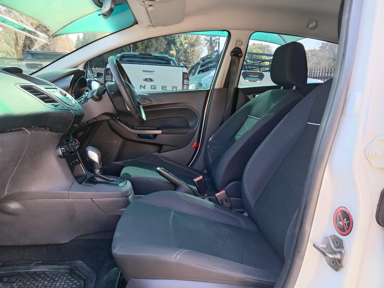 
								Ford Fiesta 1.0 Ambient hatchback. full									