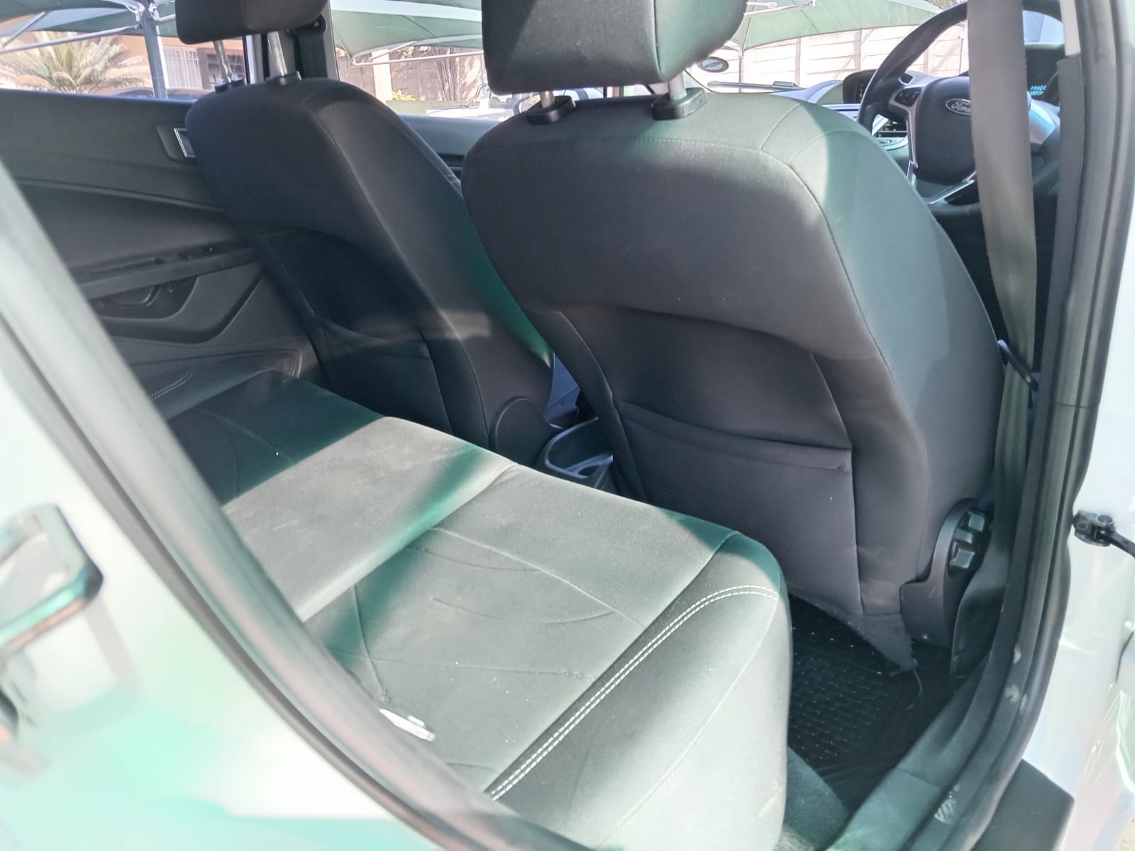 
								Ford Fiesta 1.0 Ambient hatchback. full									