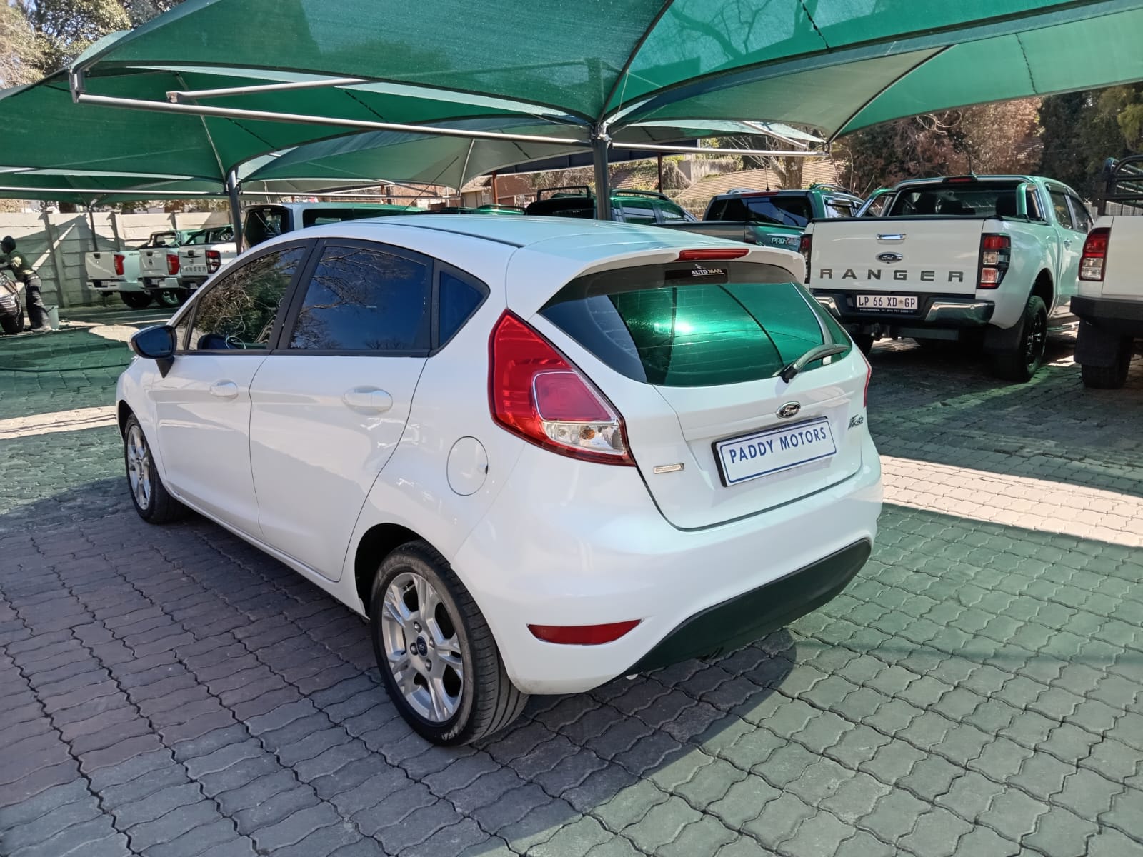 
								Ford Fiesta 1.0 Ambient hatchback. full									