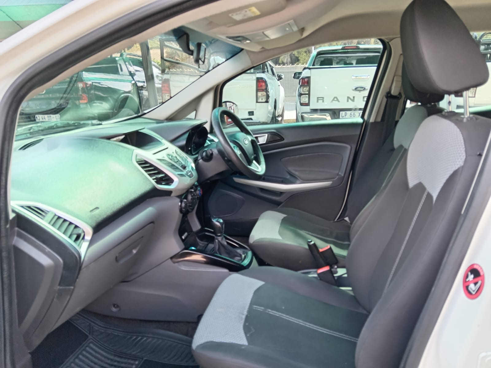 
								Ford EcoSport 1.0 Trend full									