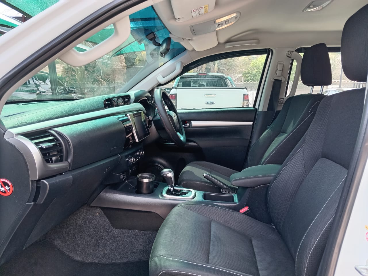 
								Toyota Hilux 2.8GD6 Double cab 4×2 full									