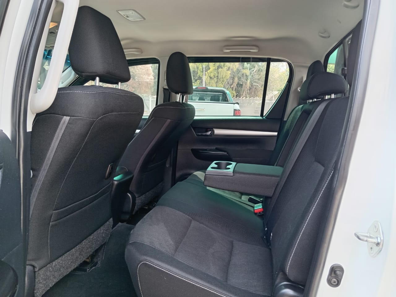 
								Toyota Hilux 2.8GD6 Double cab 4×2 full									