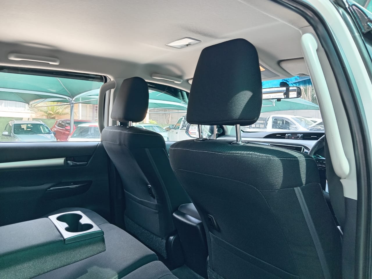 
								Toyota Hilux 2.8GD6 Double cab 4×2 full									