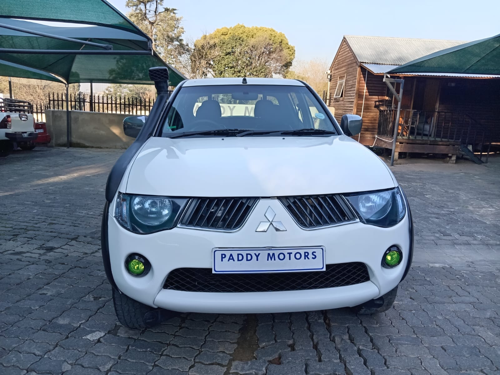 
								Mishibishu Triton 3.2 Double cab 4×4 full									