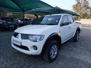 Mishibishu Triton 3.2 Double cab 4×4
