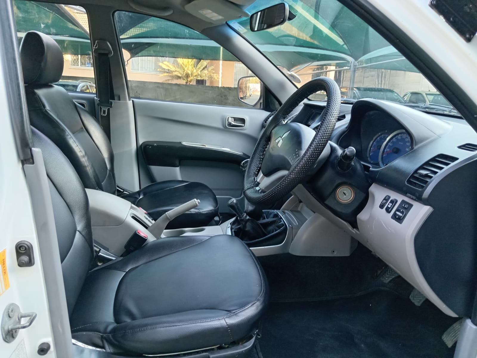 
								Mishibishu Triton 3.2 Double cab 4×4 full									