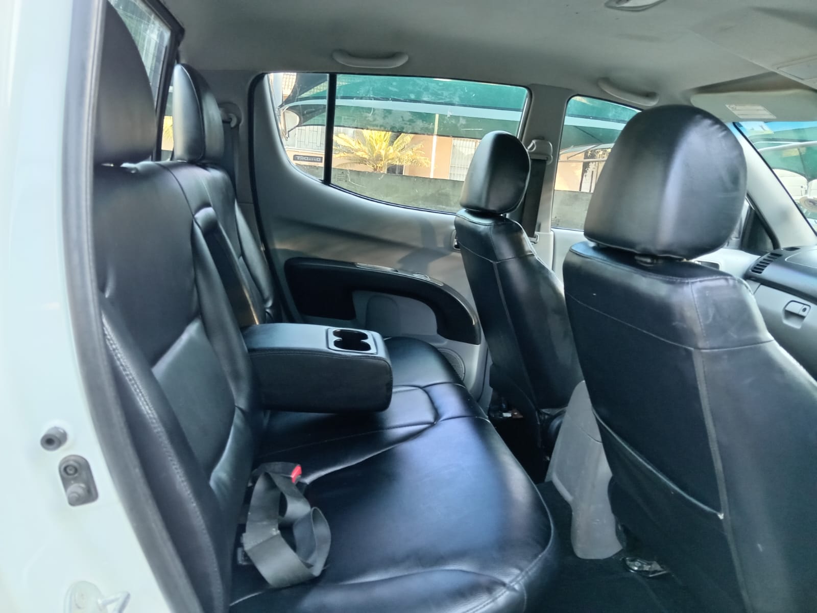 
								Mishibishu Triton 3.2 Double cab 4×4 full									