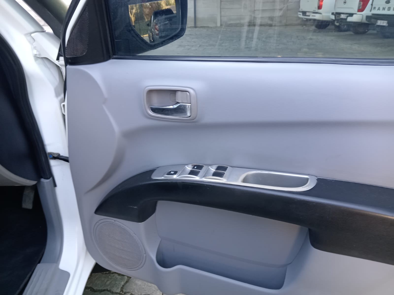 
								Mishibishu Triton 3.2 Double cab 4×4 full									