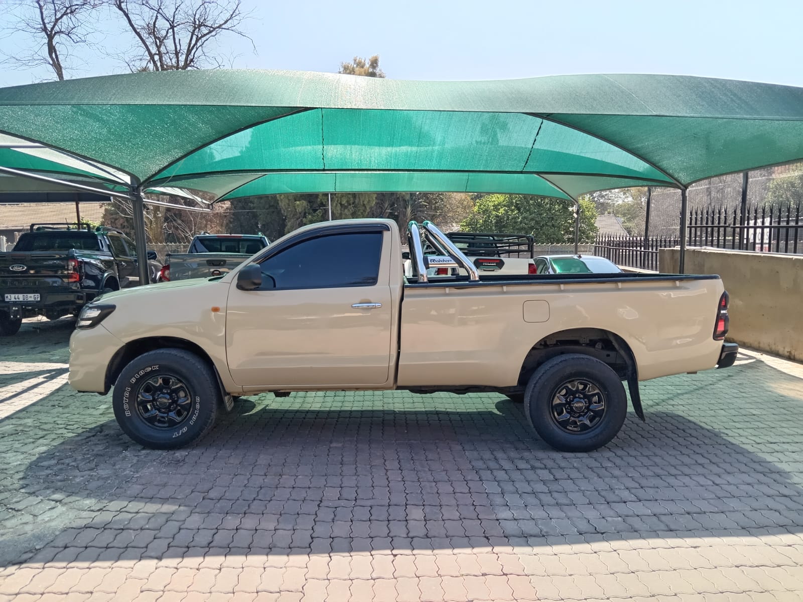 
								Toyota Hilux 2.5 D4D Single cab 4×2 full									