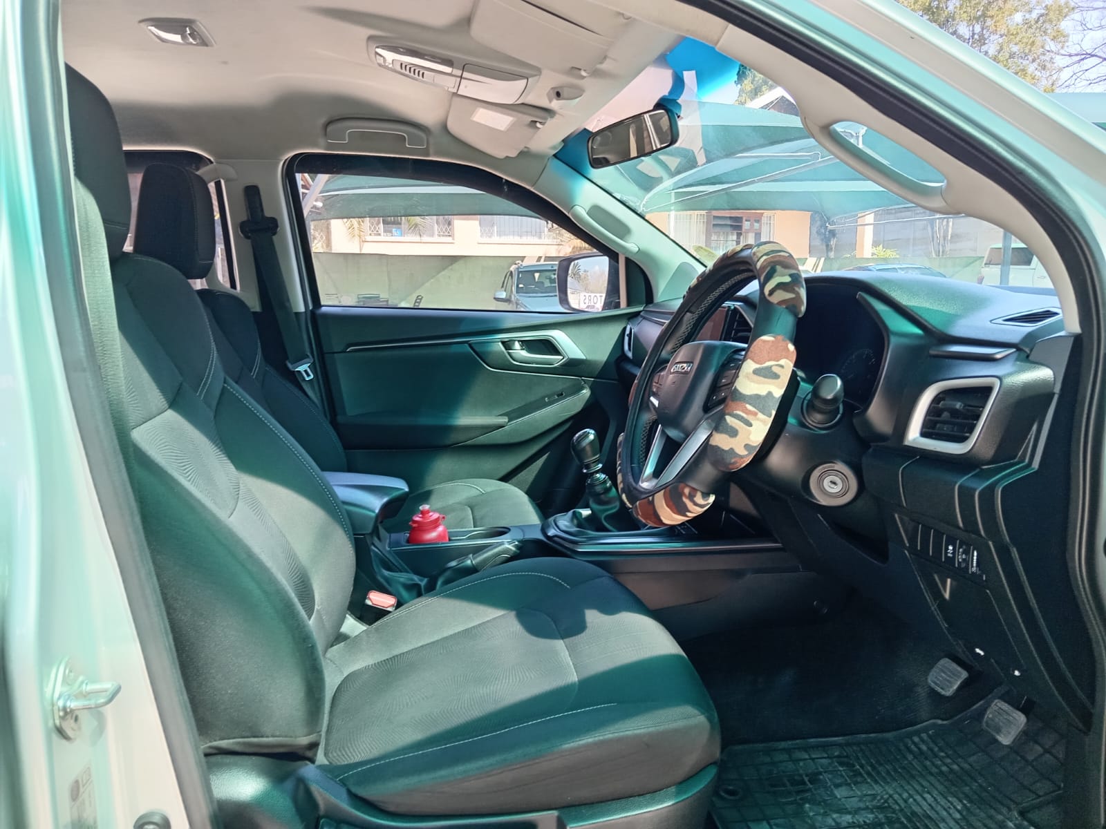 
								Isuzu D-max 1.9  LS double cab 4X2 full									