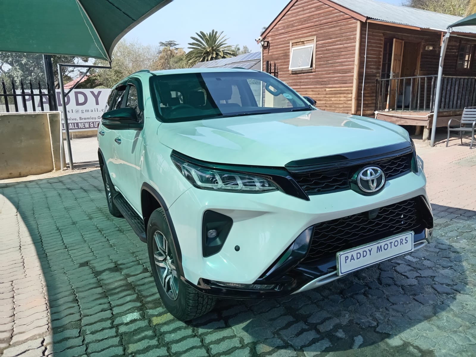 
								Toyota Fortuner 2.4 GD6 4×4 full									