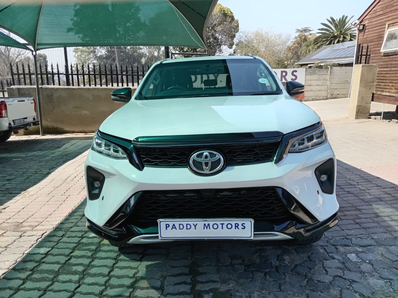 
								Toyota Fortuner 2.4 GD6 4×4 full									