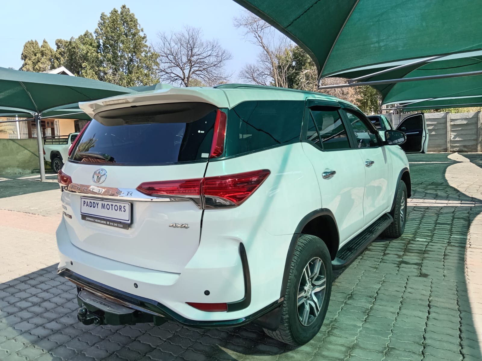 
								Toyota Fortuner 2.4 GD6 4×4 full									