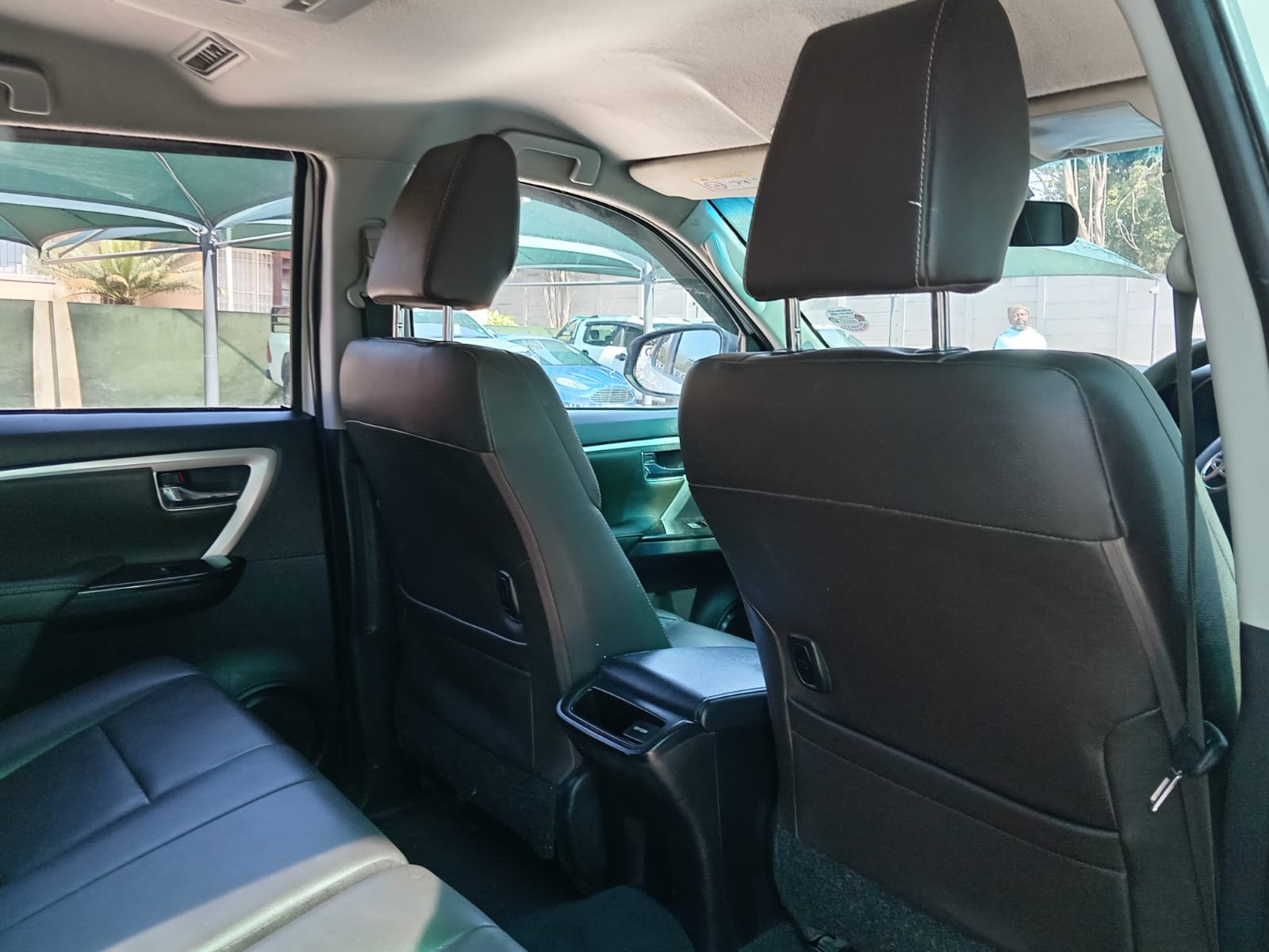 
								Toyota Fortuner 2.4 GD6 4×4 full									