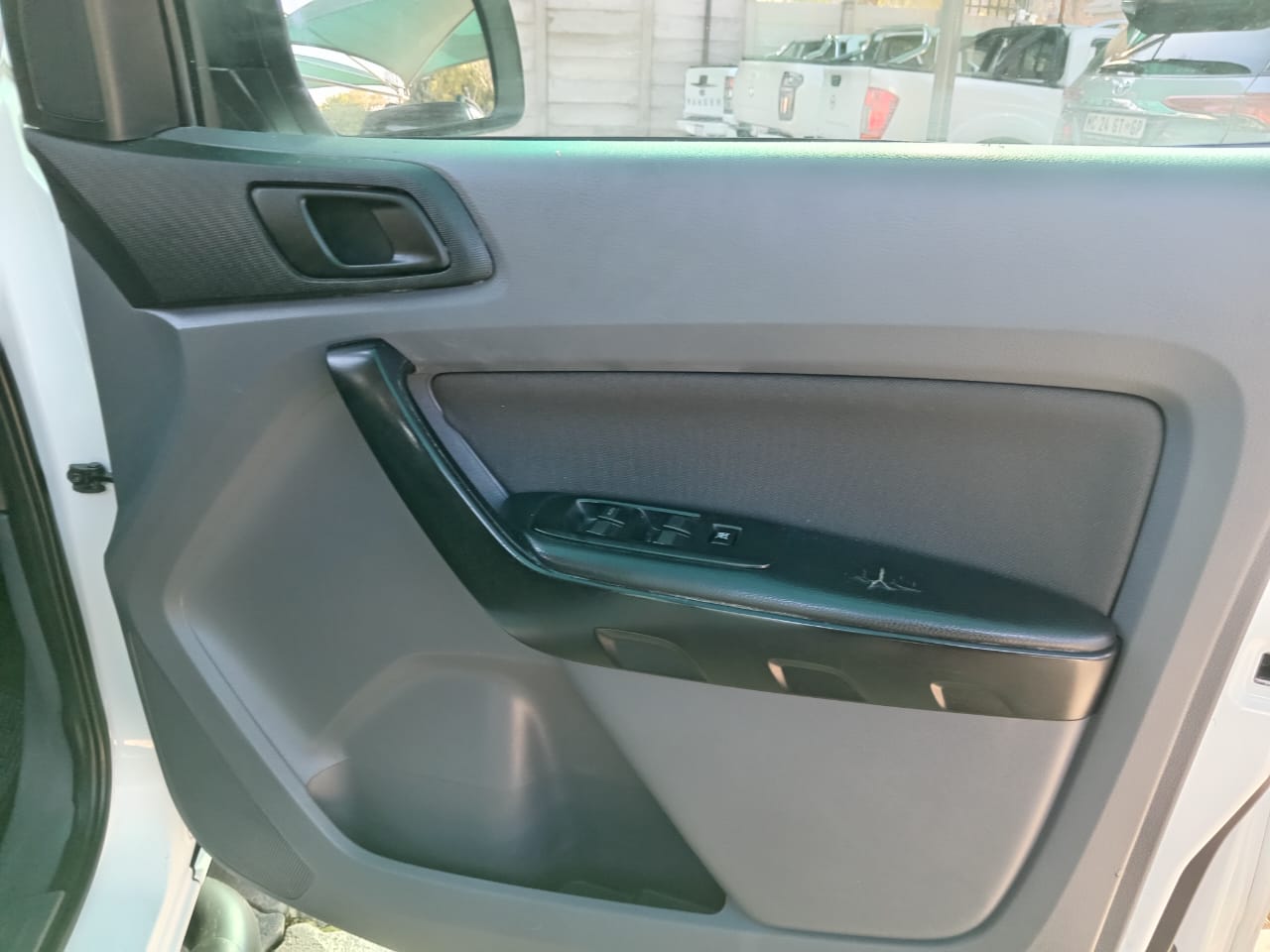 
								Ford Ranger 2.2 TDCI Double cab 4x full									