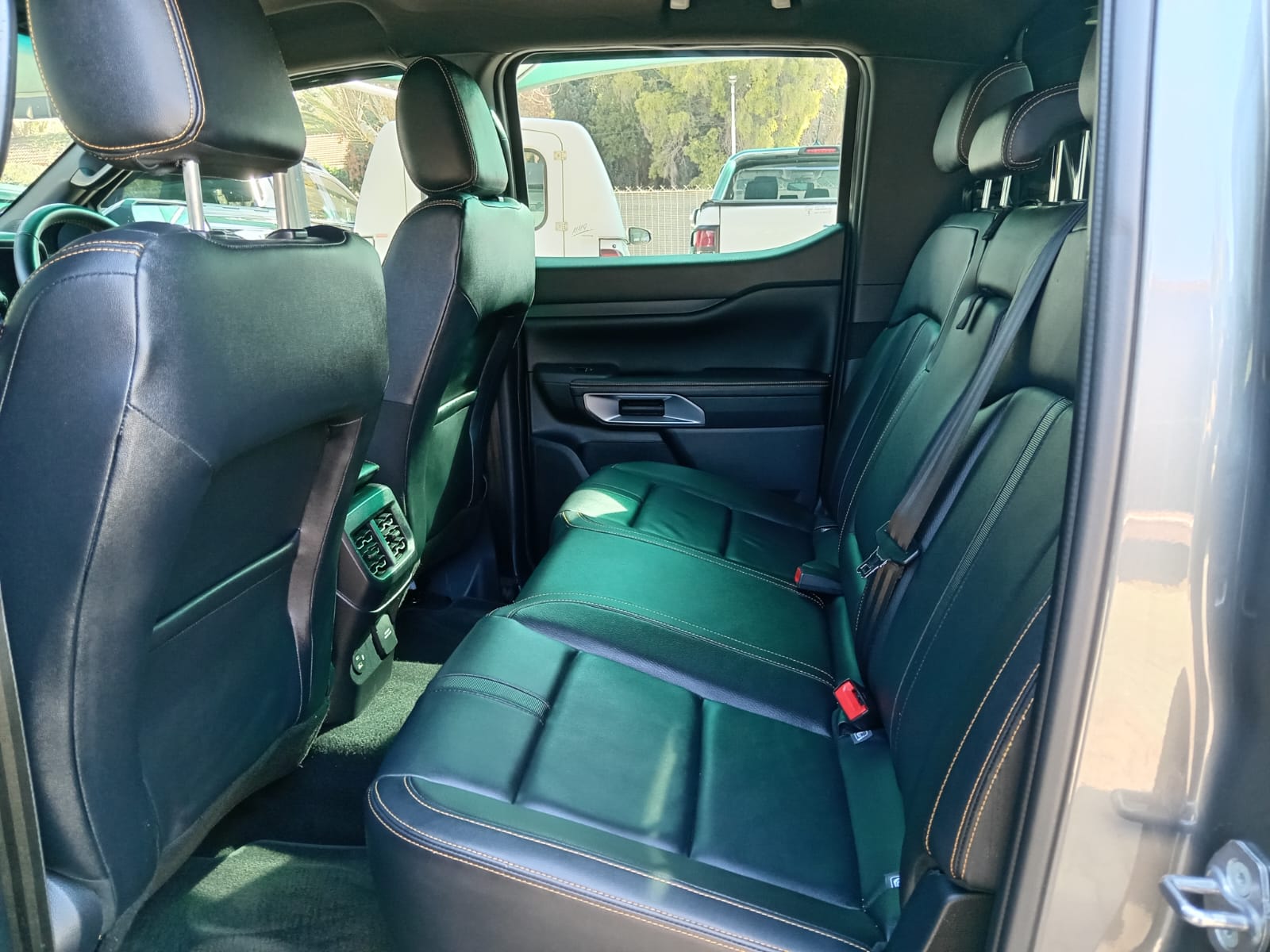 
								Ford Ranger 2.0 BI-Turbo double cab Wild Trak full									