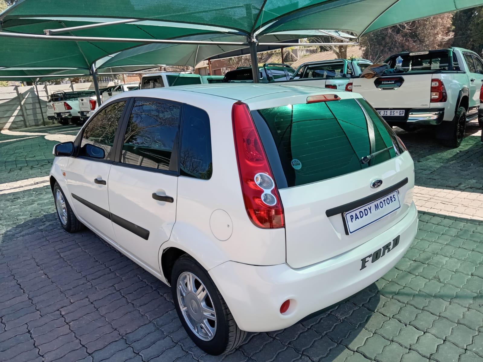 
								Ford Fiesta 1.6i Ambient Auto. full									