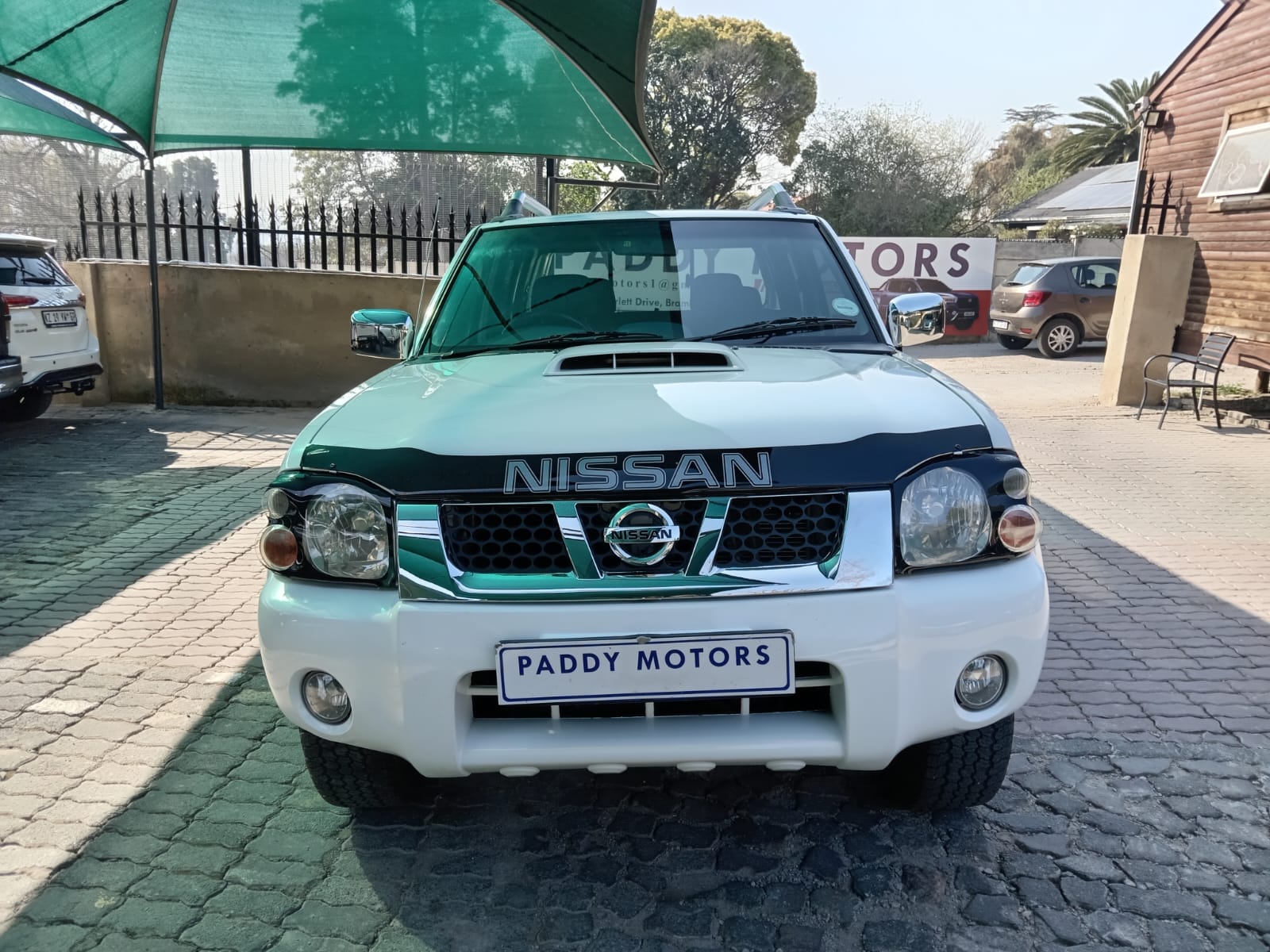 
								Nissan Np300 Hardbody double cab 4×2 full									